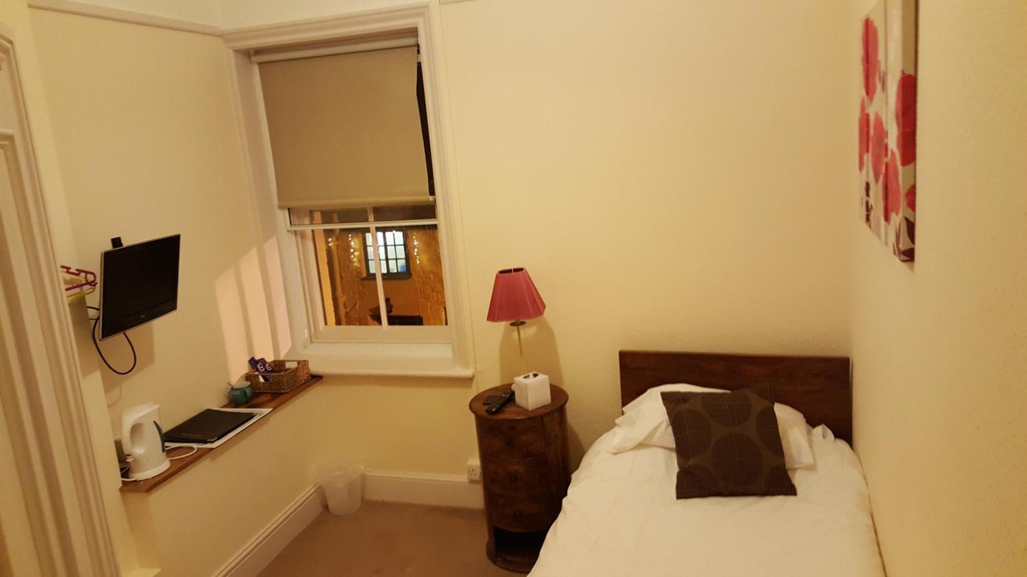 The Dolphin Hotel Wincanton Oda fotoğraf